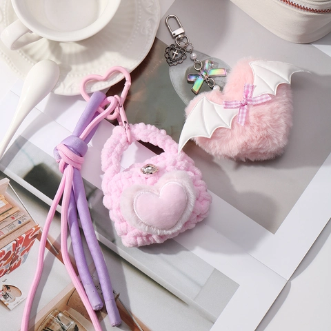Dolce Portachiavi a Forma di Cuore in Peluche con Ali Fiocco Intrecciato a Mano Ciondolo per Borsa Mini Borsa Kawaii per Donne Ragazze