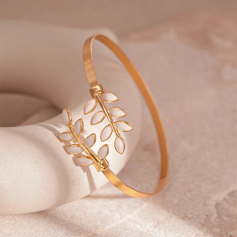 Blad Manchet Armband Voor Dames Legering Witte Druppelolie Verstelbaar Open Geometrisch Plantontwerp Sieraden