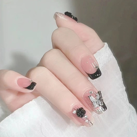 Französische Schwarze Spitze Rosa Künstliche Fingernägel Kamelienblüte Silber Schmetterling Strass Glänzende Lange Sargnägel