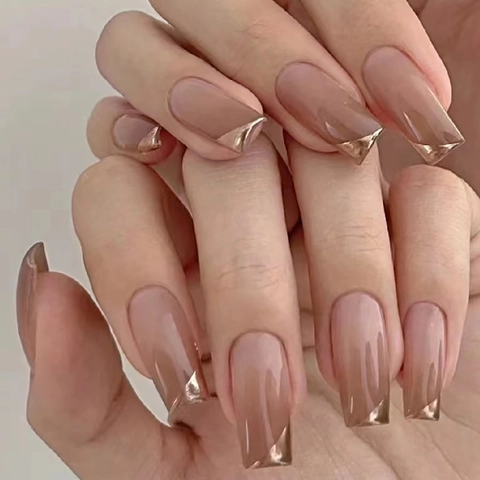 Französische Künstliche Nägel Nude Farbverlauf Roségold Metallspitzen Sargform Lange Aufklebbare Fingernägel