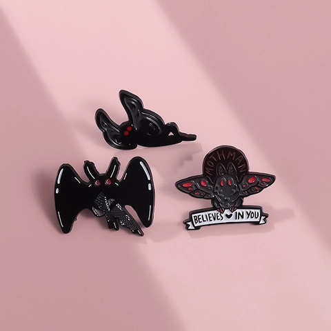 Mothman Pin De Esmalte Broche Aleación Zinc Gótico Ojos Rojos Dibujos Animados Solapa Mochila Insignia Regalo Halloween
