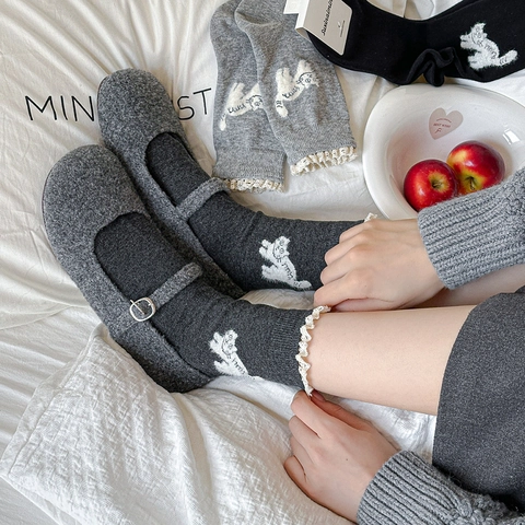 Damen Crew Socken Gekämmte Baumwolle Atmungsaktiv Japanisch Süßes Katzenmuster Spitzenbesatz Wadenlang Casual Strumpfwaren