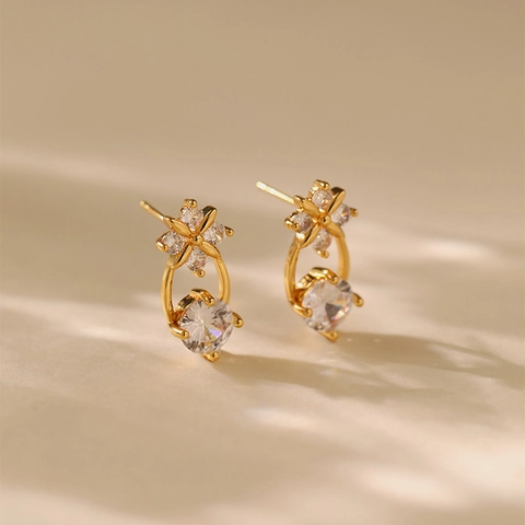 Fashion 18K Gold Plated Copper Zirconia Earrings For Women Simple Western Style Geometric Heart Star Moon Pendant Stud Earrings Jewelry Gift