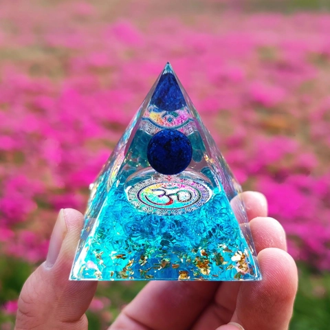 Orgone Pyramid Healing Crystal Stone Energy Generator Resin Desktop Decoration Handmade Spiritual Meditation Home Decor