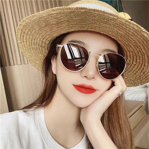 Vintage Round Sunglasses Small Metal Frame Polarized Resin Lenses UV400 Hipster Fashion Eyewear Unisex Stylish