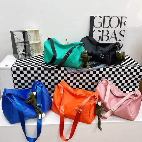 Large Capacity Travel Duffel Bag Nylon Lightweight Waterproof Gym Sports Hobo Shoulder Crossbody Bag For Women