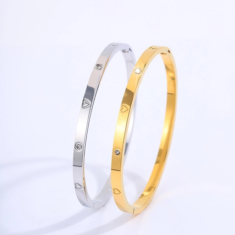 Hart Gegraveerde Bangle Armband Titanium Staal 18K Verguld Strass Scharniersluiting Mode Sieraden Voor Vrouwen