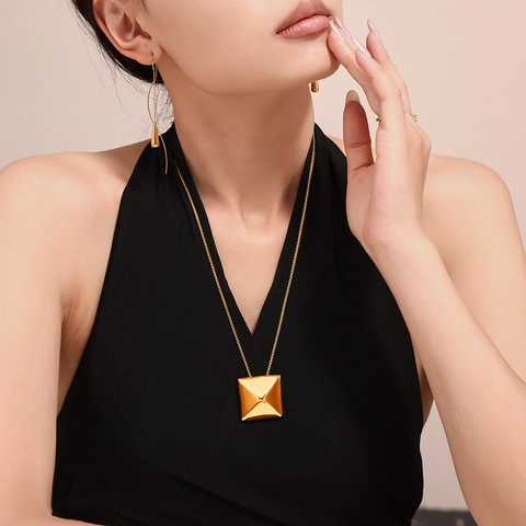 Geometric 3D Cubic Pyramid Pendant Necklace Titanium Steel 18K Gold Plated Minimalist Hip Hop Chic Jewelry For Women
