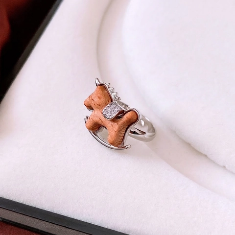 Anello Cavallo A Dondolo Rame Con Legno E Zircone Intarsiato Design Aperto Regolabile Gioielli Animali Vintage Per Donne
