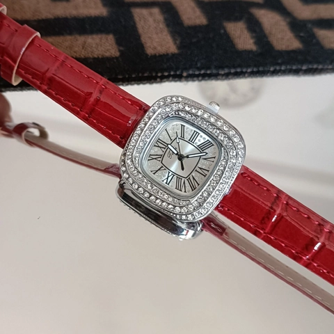 Montre Femme Quartz Cadran Carré Boîtier En Alliage Avec Strass Chiffres Romains Bracelet En Cuir PU Élégant
