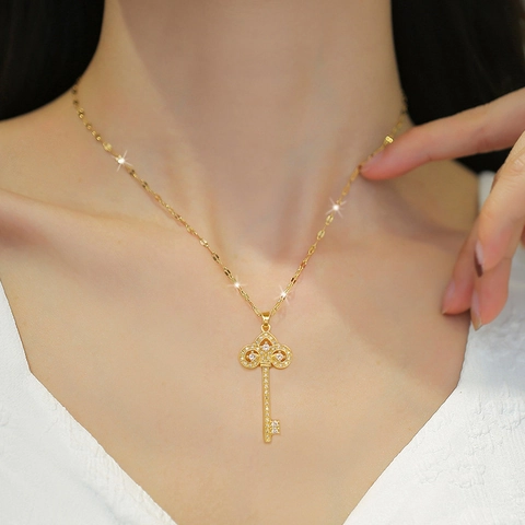 Kroon Sleutel Hanger Ketting Met Zirkonia Roestvrijstalen Ketting En Koperen Sieraden Voor Dames Elegante Luxe Stijl
