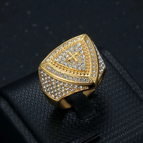 Anello Uomo Acciaio Inossidabile Placcato Oro Zirconi Scudo Croce Sigillo Gioielli Hip Hop Punk