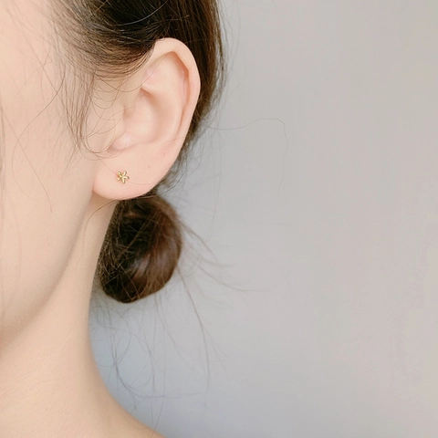 Mini Bloem Oorknopjes Voor Dames Kleine Koper Floraal Met Koperen Oorknopje Schroefsluiting Sieraden Minimalistisch