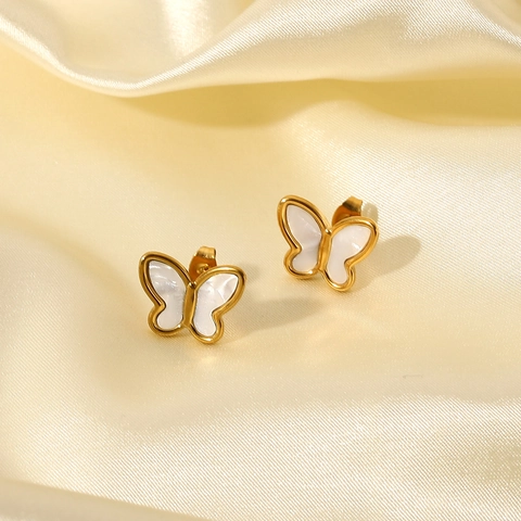 Orecchini a Bottone a Farfalla in Acciaio Inossidabile Placcato Oro Stile Francese Con Conchiglia Bianca Naturale Gioielli Donna