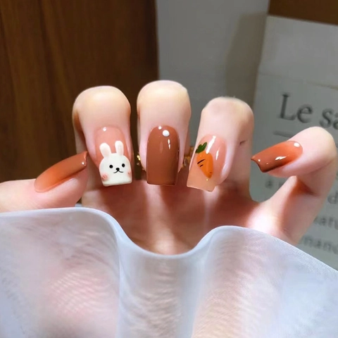 Press On Nails Short Square Round 3D Cartoon Rabbit Carrot Decor Caramel Brown Gradient Glossy Artificial Fake Nails For Women