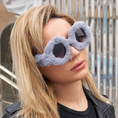 Dames Pluche Faux Fur Zonnebril Rond Frame Volledig Omhuld Mode Feest UV400 Bescherming Bril Trendy Streetwear Accessoire
