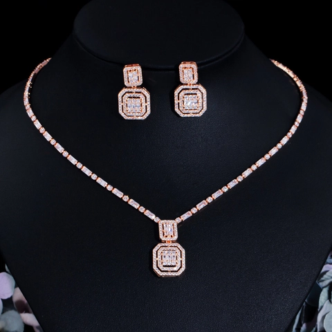 Collana E Orecchini Retro Geometrici Quadrati in Zirconia Elegante Gioielli in Rame Galvanizzato Sposa Matrimonio Donna