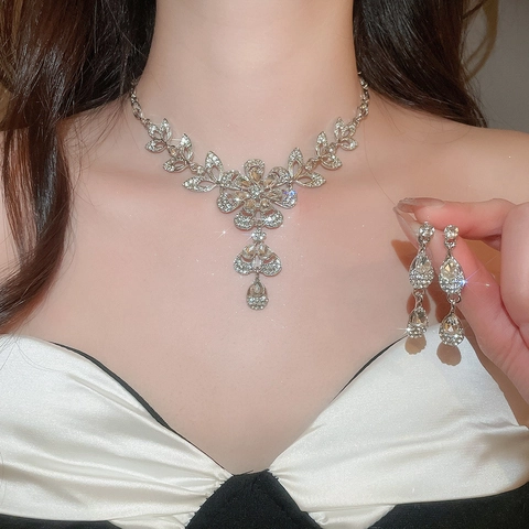 Collana E Orecchini Di Strass Con Fiori E Foglie Con Perno In Argento Stile Palazzo Regalo Di Nozze Per Donne