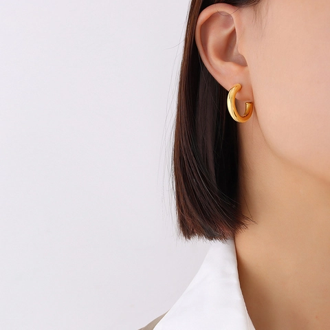 Orecchini A Cerchio A Forma Di C Acciaio Al Titanio Placcato Oro 18K Spessi Cavi Geometrici Gioielli Per Donna