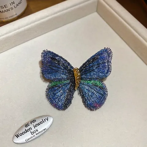 Spilla A Farfalla Ricamata Lega Tessuto Fatto A Mano 3D Blu Viola Elegante Retro Corsage Gioielli Per Donne