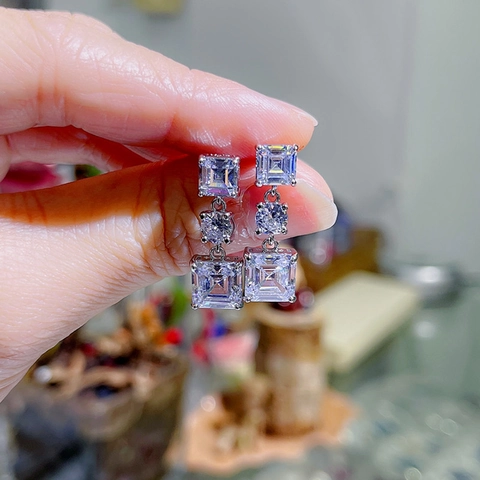 Sprankelende Lichte Luxe Zirkonia Oorknopjes Geometrisch Vierkante Slijpvorm Koper Ingelegde Zirkonia Sieraden Voor Vrouwen