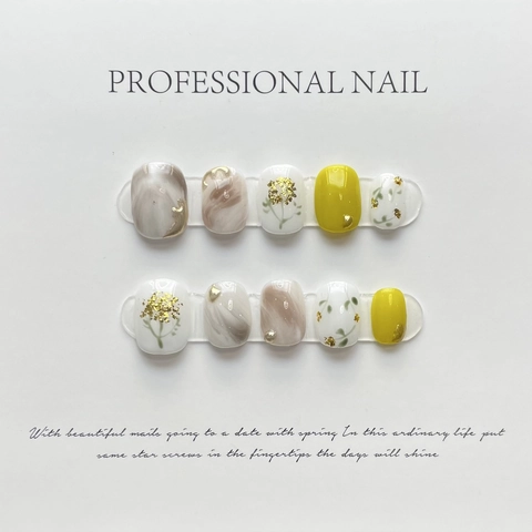 Handgefertigte Künstliche Fingernägel Goldfolie Marmorierung Gelb Floral Glänzend Wiederverwendbare Maniküre Für Frauen Elegant