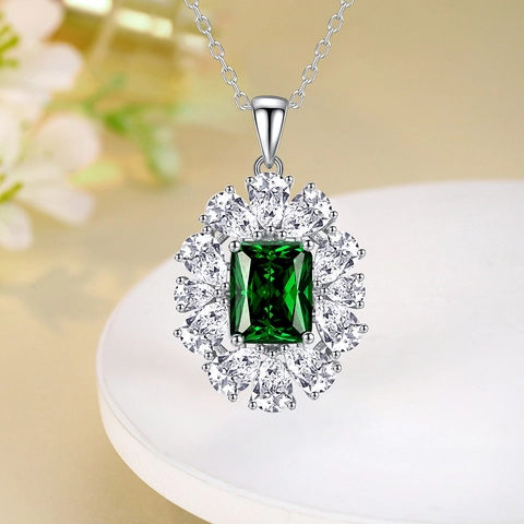 Retro 925 Sterling Silver Pendant Necklace For Women Emerald Cut Zirconia Halo Chain Jewelry For Wedding Party Elegant Accessory