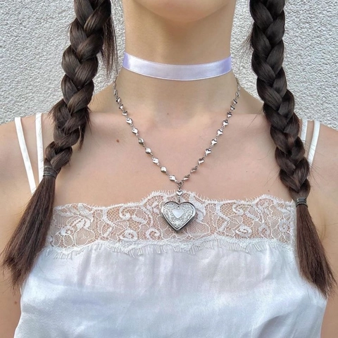 Vintage Herz Medaillon Halskette Edelstahl Geschnitzter Blumenanhänger Herzgliederkette Retro Schmuck Für Damen