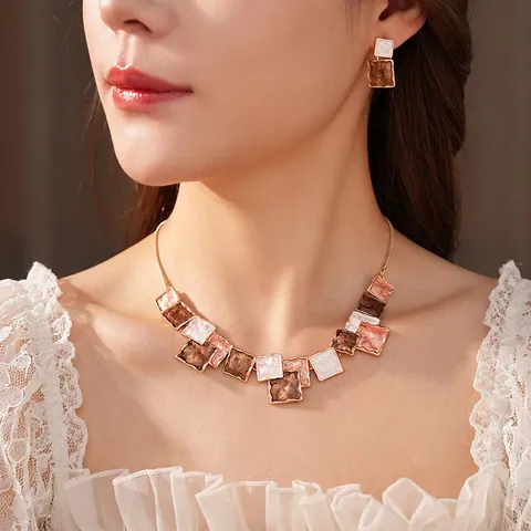 Set Collana Con Ciondolo Quadrato Geometrico E Orecchini Lega Smalto A Goccia Colore A Contrasto Gioielli Da Donna Elegante