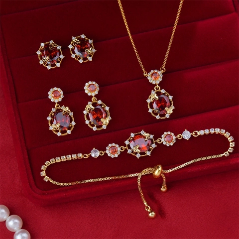 Elegante Collana Orecchini Bracciale Rame Placcato Oro 18K Zircone Ovale Rosso Farfalla Perno In Argento Per Donna