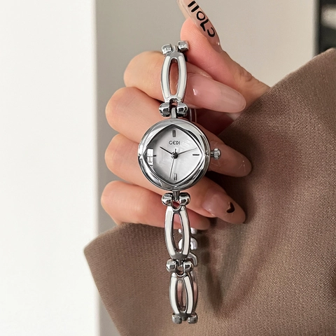 Orologio da Donna a Bracciale Quadrante in Madreperla Impermeabile al Quarzo Elegante Design a Catena Gioielli Accessori