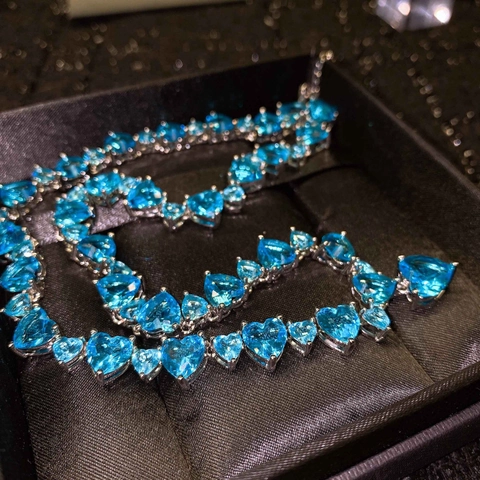 Luxury Copper Heart Pendant Necklace With Blue Rhinestone Inlaid Fashion Jewelry Heart Shaped Necklace For Women Gift