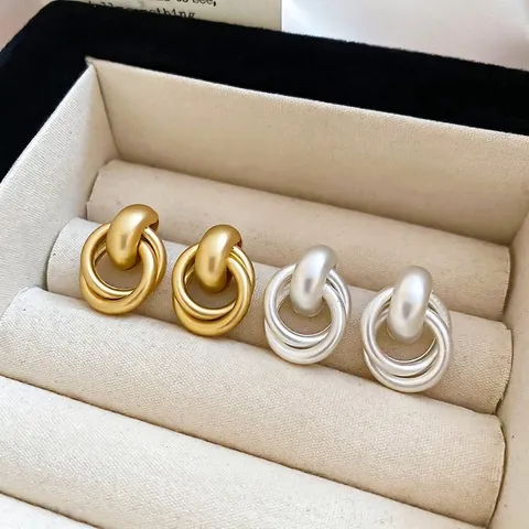 Orecchini A Lobo A Cerchio Geometrico Opaco Intrecciato Con Perno In Argento Sterling 925