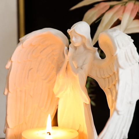 Praying Angel Candle Holder Resin Wing Statue Decorative Nordic Sculpture Tabletop Ornament Home Wedding Atmosphere