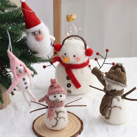 Décorations De Noël En Feutre Faites Main Avec Bonhomme De Neige Et Père Noël Décor De Bureau À Suspendre Avec Base En Bois Festive