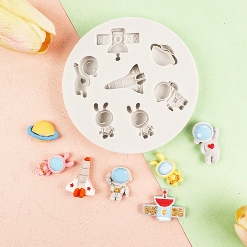 Astronaut Space Theme Silicone Mold Rocket Planet Fondant Chocolate DIY Baking Tools Cake Decorating Round Crafting