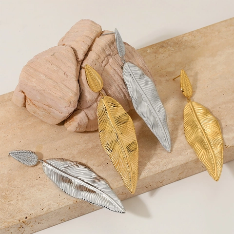Minimalistische Blatt Hänger Ohrringe Edelstahl Vakuumbeschichtet Kreative Feder Schmuck Für Frauen Mode Stilvoll