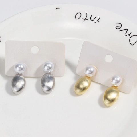 Elegant Drop Earrings With Brushed Copper Oval Pendant And White Imitation Artificial Pearl For Women Fashion Minimalist Jewelry