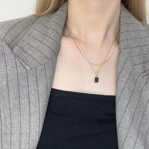 Collana In Rame Placcato Oro 18K Vintage Francese Con Pendente In Pietra Preziosa Rettangolare Champagne Blu