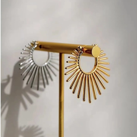 Orecchini A Cerchio A Raggiera Rame Placcato Oro 18K Punte Geometriche Minimaliste Per Donna