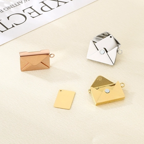 Pendente Busta In Acciaio Inossidabile Medaglione Libro Cuore Cavo Accessori Gioielli DIY Per Donna Uomo