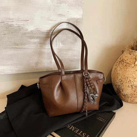 Bolso Tote De Moda Gran Capacidad Cuero PU Plisado Bolso De Hombro Retro Mano Con Colgantes Gato Chocolate