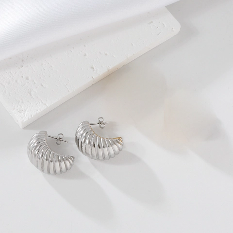 Geometric Stainless Steel Spiral Hoop Earrings For Women 18K Gold Plated Ribbed Textured Croissant Earrings Fashion Jewelry