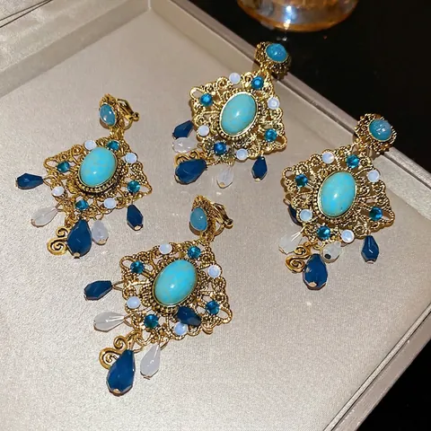 Boucles D'oreilles Pendantes Vintage Bohème Alliage Ajouré Turquoise Résine Strass Avec Tige En Argent