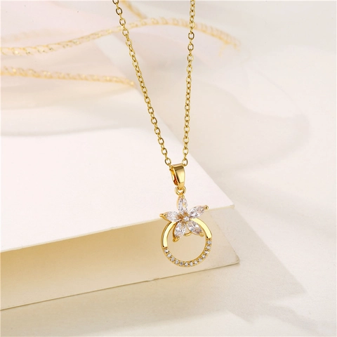 Bloem Hanger Ketting Roestvrij Staal Zirkonia Elegant Zoet Minimalistisch Sieraden Voor Dames Verguld Kruisketting