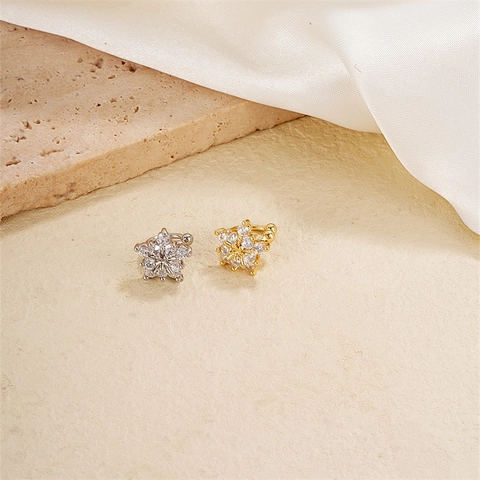 Retro Minimalistisch Koperen Strass Sneeuwvlok Ear Cuffs Voor Vrouwen Niche Ster Ontwerp Niet Gepiercte Clip Oorbellen Mode Sieraden