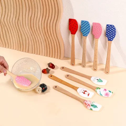 Silicone Spatula With Wooden Handle Food Grade Cream Scraper Butter Spreader For Kitchen Baking Christmas Fruit Patterns