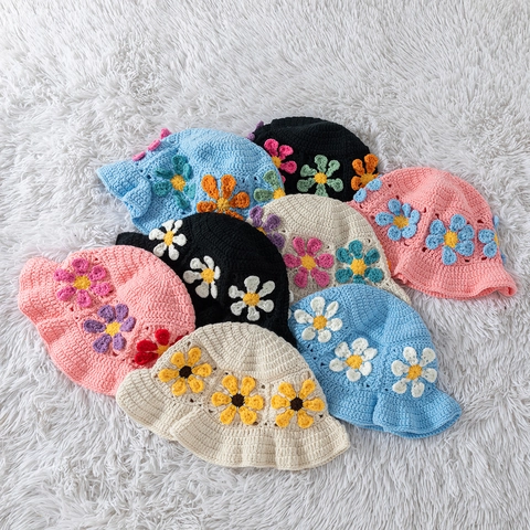 Women's Hand Crochet Flower Bucket Hat Cotton Blend Knitted Sun Hat Pastoral Style Daisy Pattern Fisherman Hat For Travel