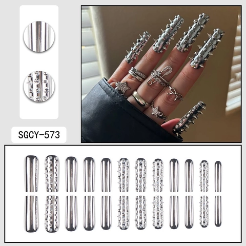 Punk Spiegel Silber Press On Nails Lang Sarg Metallic Cyber Gothic Künstliche Nägel Mit 3D Spikes Nieten Straß