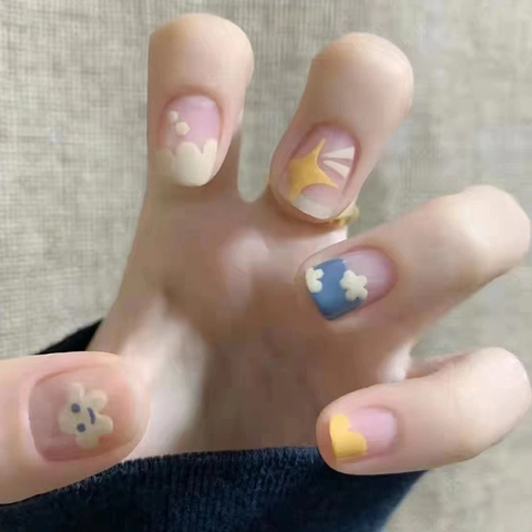 Press On Nägel Süße Cartoon Wolke Lächeln Matte Kurze Quadratische Runde Abnehmbare Falsche Nägel Für Damen Mädchen Kunst